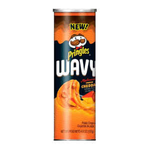 Картофельные чипсы Pringles Wavy Applewood Smoked Cheddar со вкусом копчёного сыра чеддер, 137 г